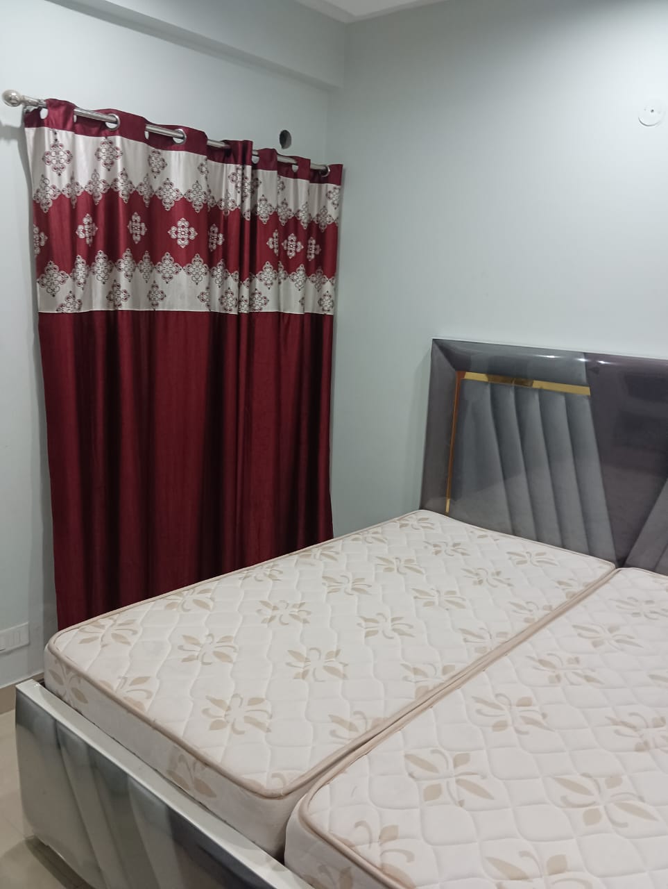 3 BHK Apartment For Rent in Amrapali Centurian Park