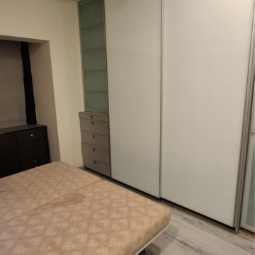 Room in 2 BHK Apartment at Venus Apartments Worli, Siddharth Nagar – for Rent