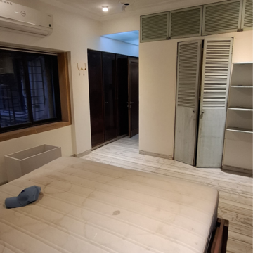 Room in 2 BHK Apartment at Venus Apartments Worli, Siddharth Nagar – for Rent