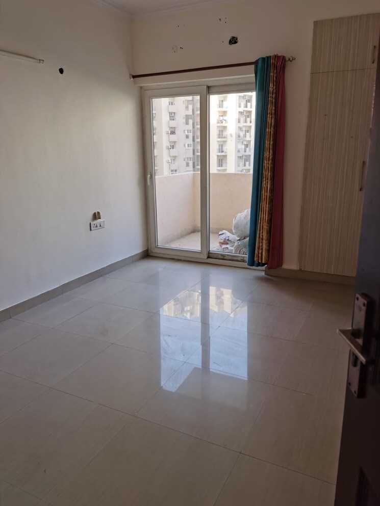 Room, paramount-floraville 3 Bedroom 1685 Sq.Ft. Apartment In Sector 137 Noida 8784776
