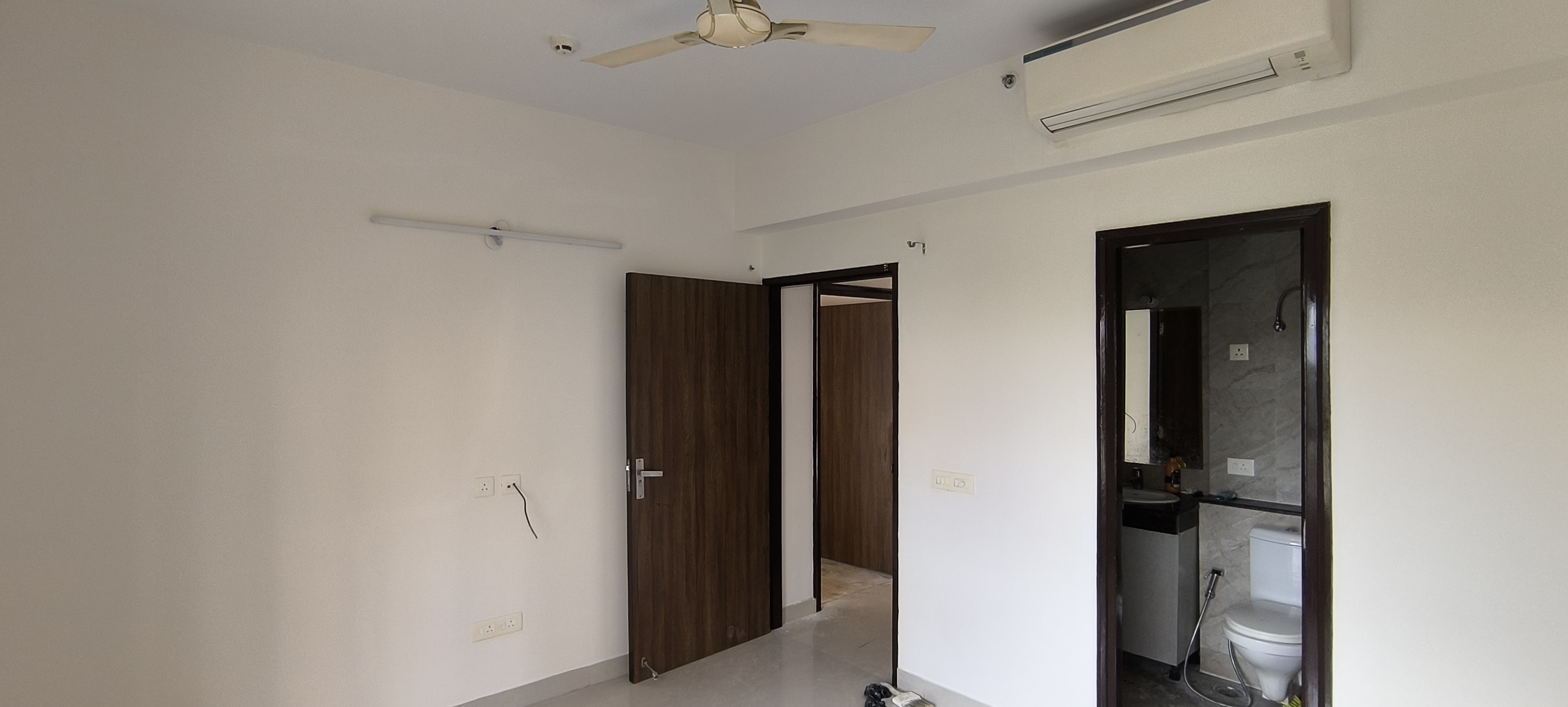 3 BHK + Pooja Room,Servant Room,Study Room,Extra Room Apartment For Rent in Adani Oyster Grande Phase 2