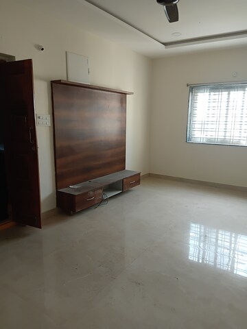Furnished Amenities in 3 BHK Apartment at Manikonda – for Rent