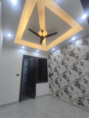 Bedroom in 3 BHK Builder Floor at Sector 73 – for Sale