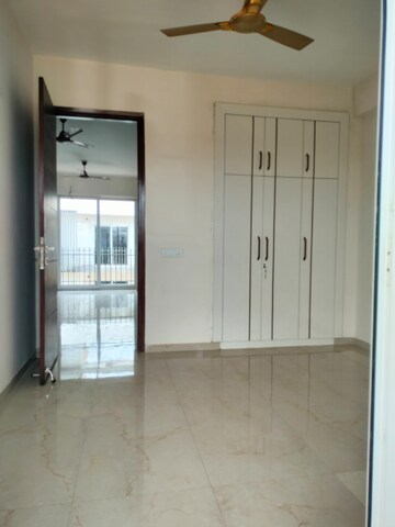 Room in 2 BHK Apartment at Smart World 79, Sector 79 – for Rent