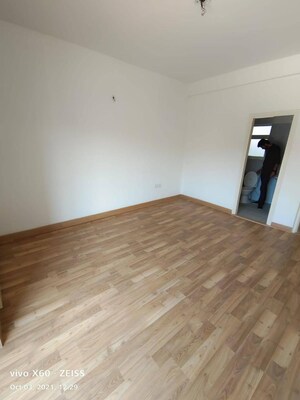 Room in 3 BHK Builder Floor at BPTP Park Elite Floor II, Sector 75 – for Sale