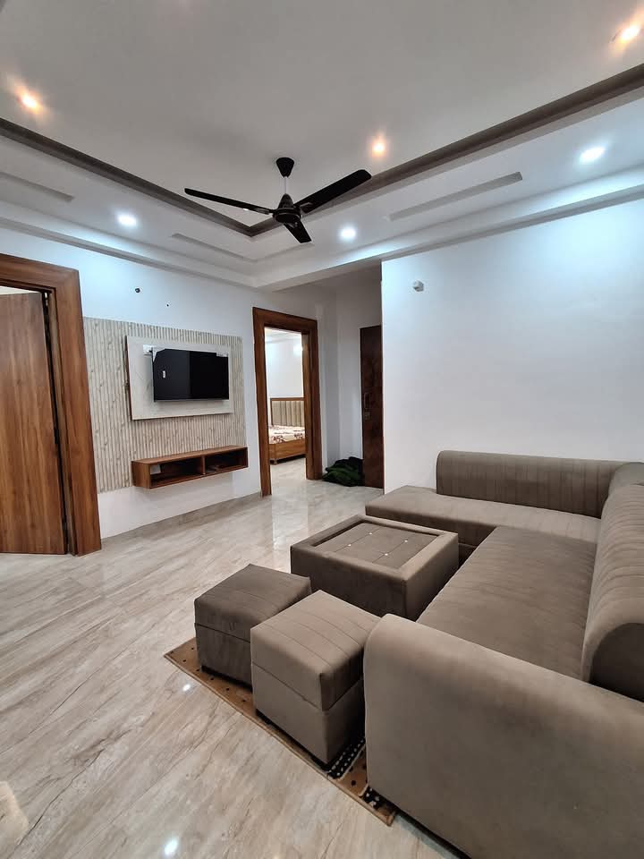 3 BHK Builder Floor For Rent in Saket