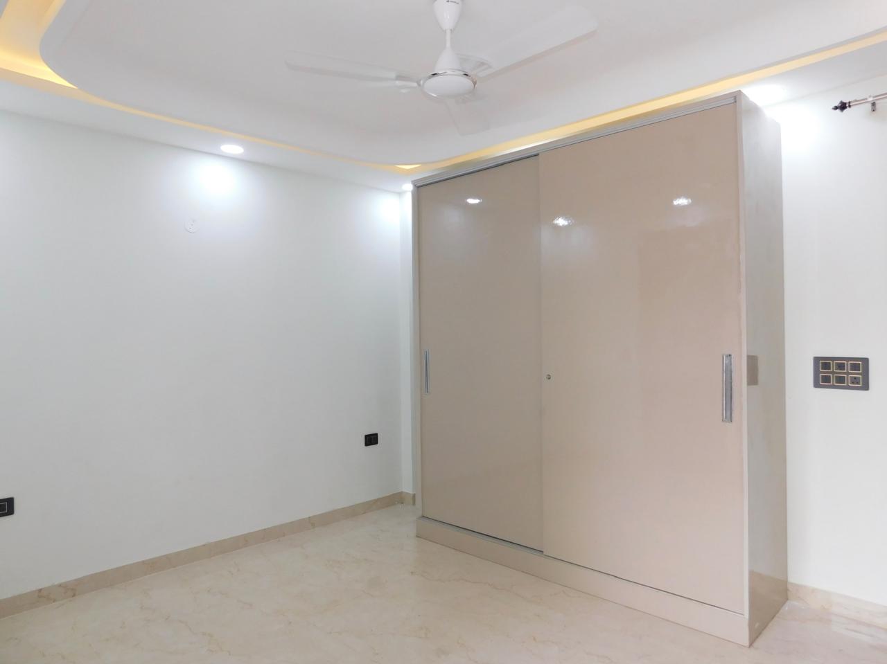 2.5 BHK + Pooja Room,Extra Room Builder Floor For Sale in Building Floor 