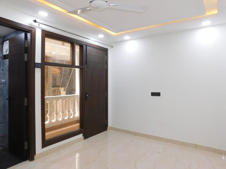 Room, sector 29 2.5 Bedroom 2250 Sq.Ft. Builder Floor In Sector 29 Faridabad 8784896