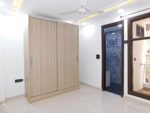 Room in 2.5 BHK Builder Floor at Sector 29 – for Sale
