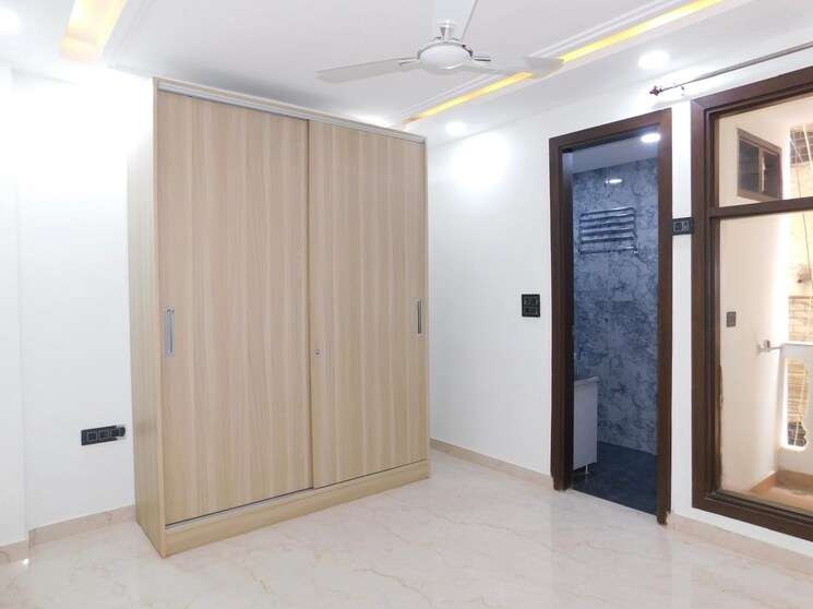 Room, sector 29 2.5 Bedroom 2250 Sq.Ft. Builder Floor In Sector 29 Faridabad 8784896