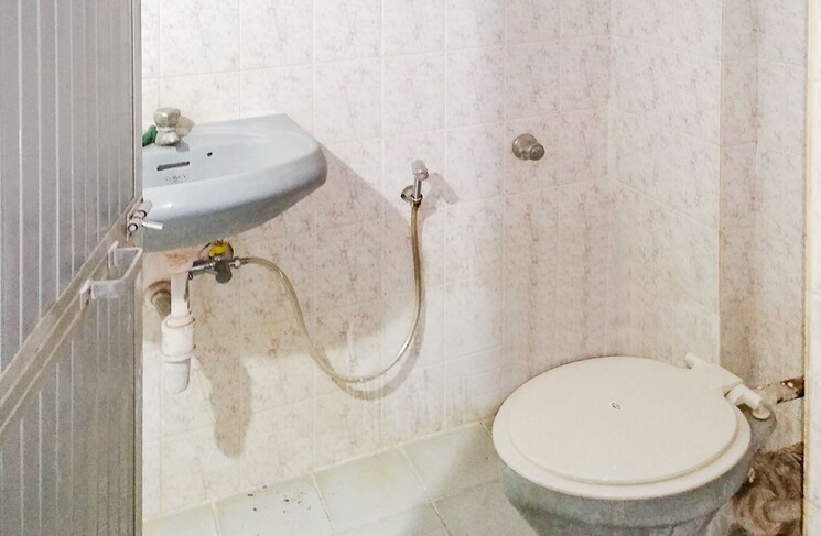 Bathroom, thane west Pg For Girls In Thane West 8784891