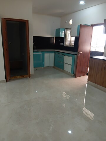 Furnished Amenities in 3 BHK Apartment at Manikonda – for Rent