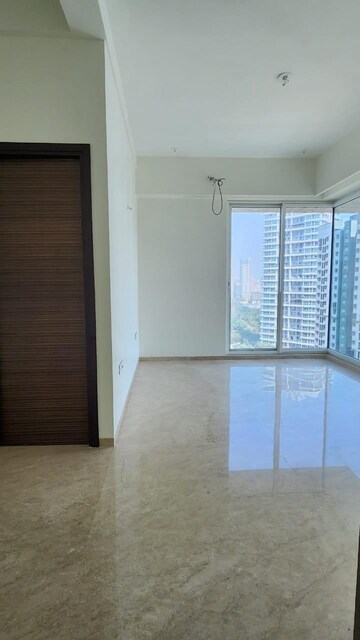 Room in 3 BHK Apartment at Raheja Imperia, Worli – for Rent