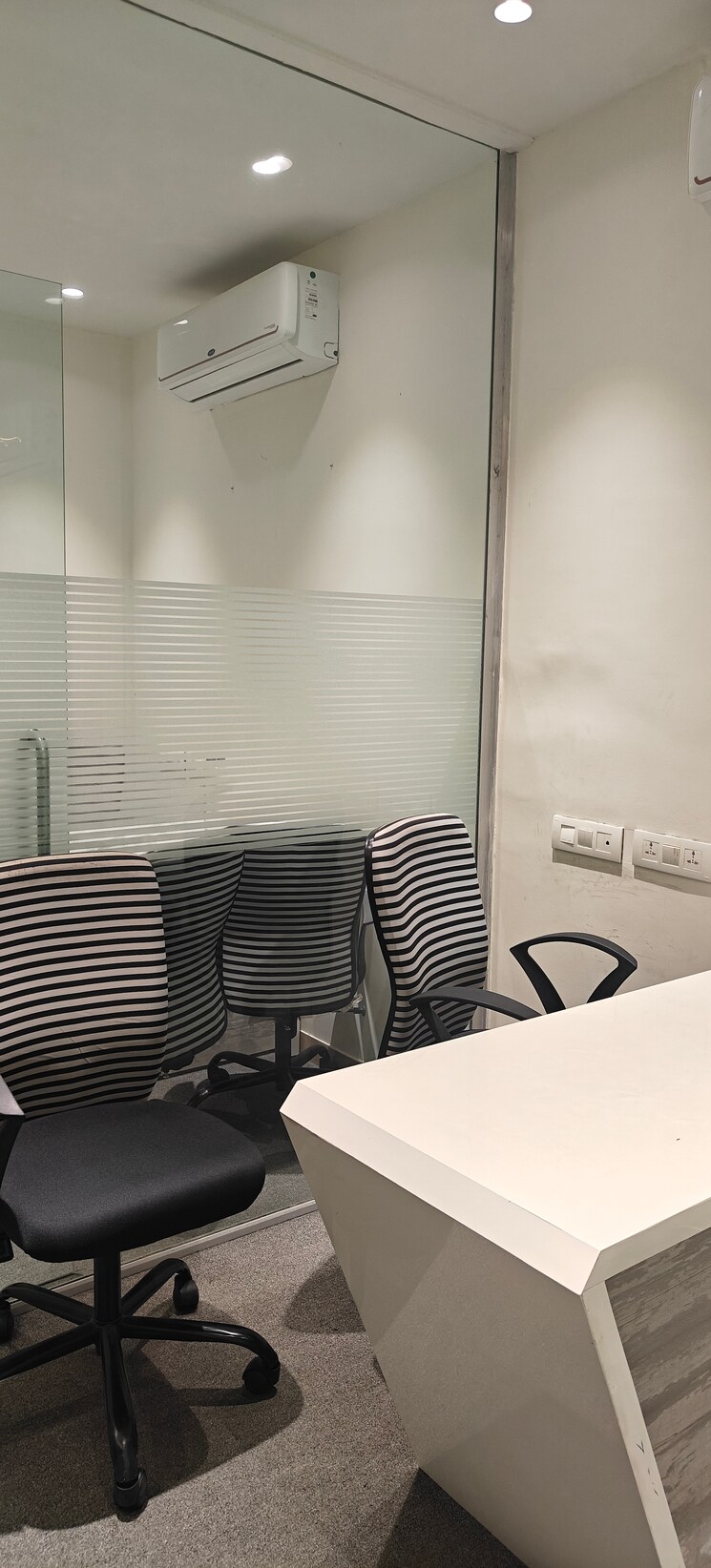 Team Area, andheri west Commercial Office Space 585 Sq.Ft. In Andheri West Mumbai 8784943