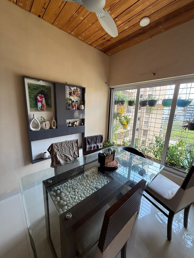 Living Room, kumar-urban-kruti 2 Bedroom 1500 Sq.Ft. Apartment In Kalyani Nagar Pune 8784948