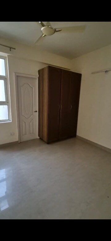 Room in 2 BHK Apartment at Shree Vardhman Mantra, Sector 67 – for Sale