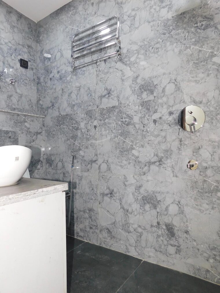 Bathroom, sector 32 3 Bedroom 3060 Sq.Ft. Builder Floor In Sector 32 Faridabad 8784967