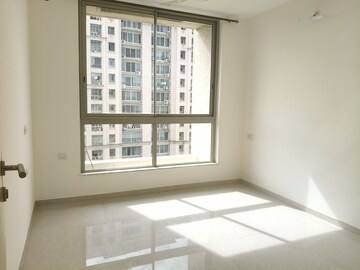 Room in 1 BHK Apartment at Hiranandani Estate Solitaire C, Ghodbunder Road – for Rent