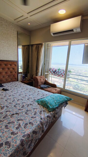 Bedroom in 2 BHK Apartment at K Raheja Interface Heights, Malad West – for Rent