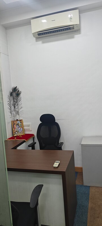 Furnished Amenities in  Office Space at Shree Sai Krishna CHS, Andheri West – for Rent