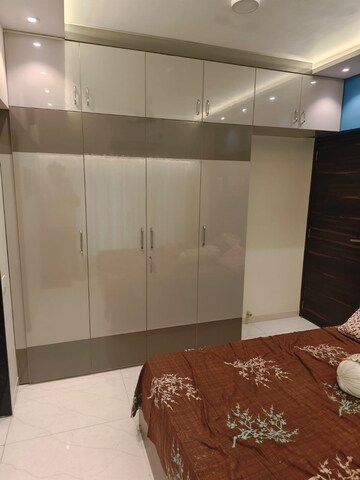 Furnished Amenities in 3 BHK Apartment at K Raheja Interface Heights, Malad West – for Rent