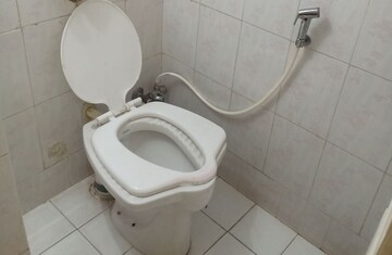 Bathroom in  Pg at Thane West – for Rent