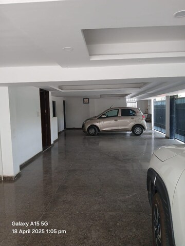 Parking in 3 BHK Builder Floor at Saket – for Rent