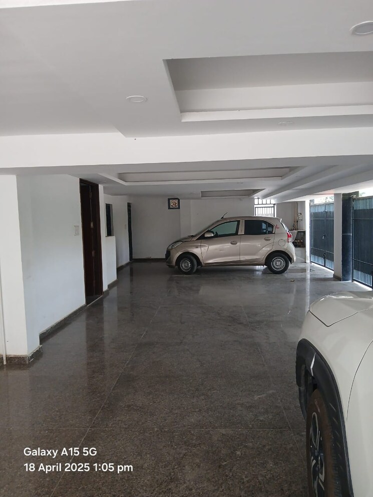  Parking, saket 3 Bedroom 1800 Sq.Ft. Builder Floor In Saket Delhi 8785027