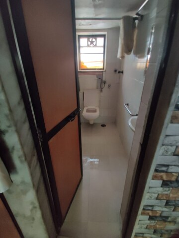 Attached Bathroom in 2.5 BHK Apartment at Anand Heights, Wadala – for Rent