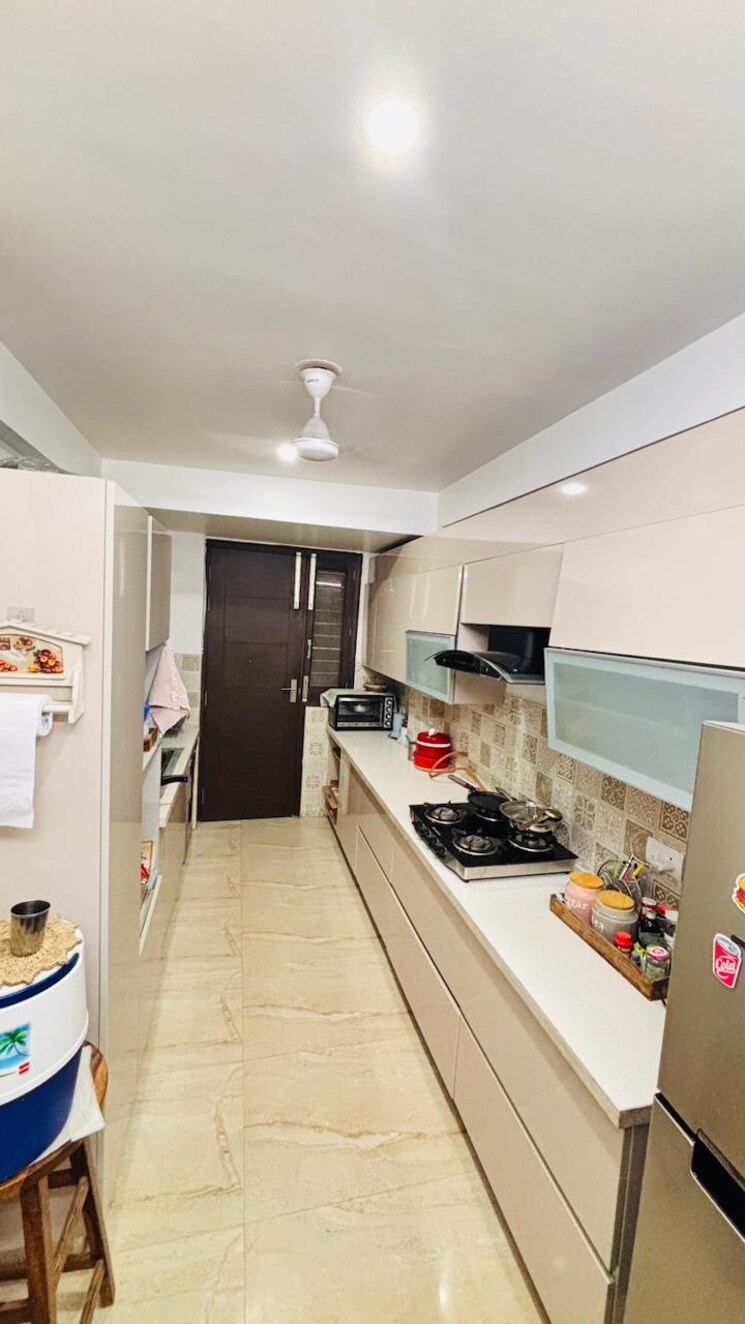 Kitchen, royal-green-heights 3 Bedroom 263 Sq.Yd. Builder Floor In Sector 62 Gurgaon 8785038