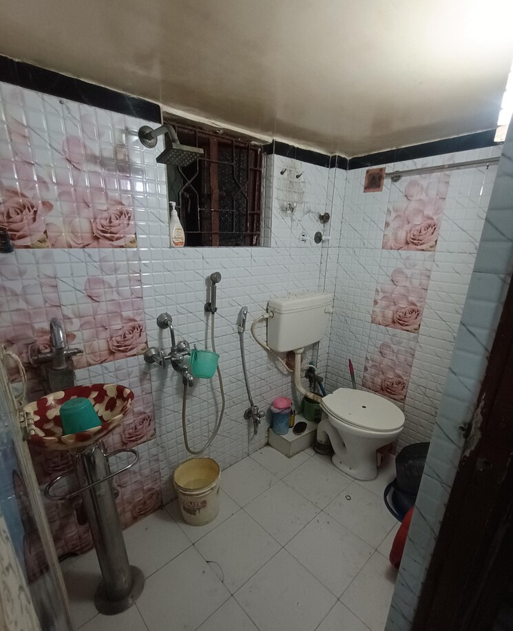 Bathroom, ashok nagar 2 Bedroom 500 Sq.Ft. Independent House In Ashok Nagar Kolkata 8785049