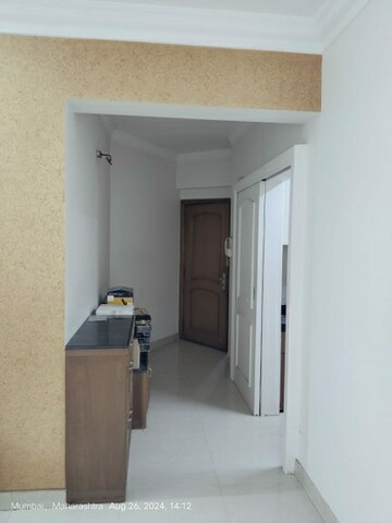 Room in 3 BHK Apartment at Ashish Swapnalok Towers, Goregaon East – for Rent