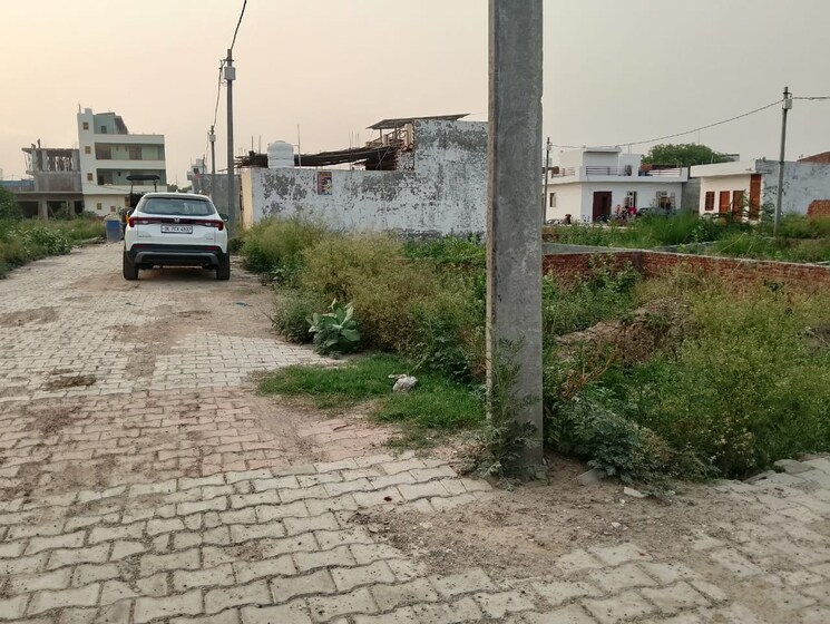 undefined, sector 135  450 Sq.Ft. Plot In Sector 135 Noida 8785057
