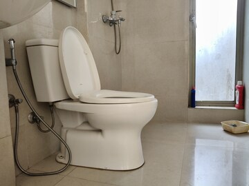 Bathroom in 1.5 BHK Apartment at Hiranandani Lavinia, Ghodbunder Road – for Rent