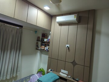 Furnished Amenities in 1 BHK Apartment at Goregaon West – for Rent