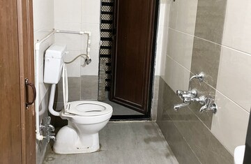 Bathroom in  Pg at Thane West – for Rent