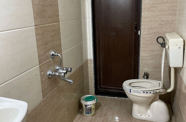 Bathroom, thane west Pg For Girls In Thane West 8785085