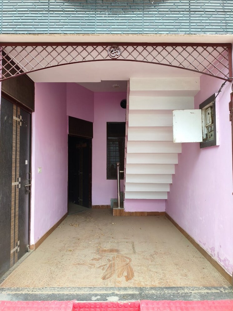 Parking, kanker khera 1.5 Bedroom 70 Sq.Yd. Independent House In Kanker Khera Meerut 8785134