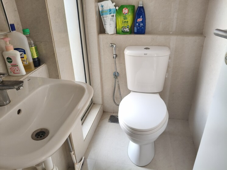 Bathroom, hiranandani-estate-rodas-enclave 1 Bedroom 550 Sq.Ft. Apartment In Ghodbunder Road Thane 8785100