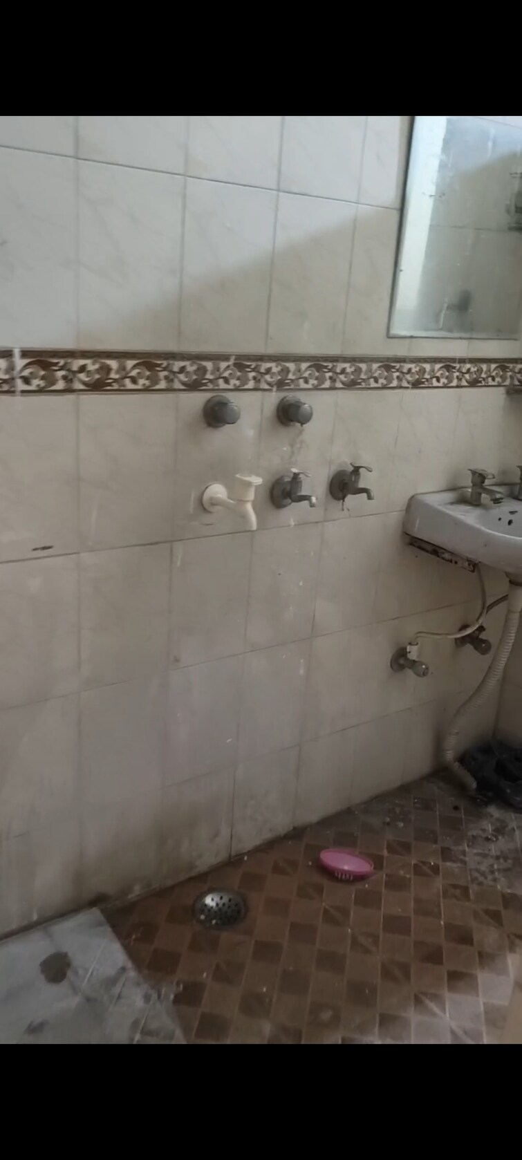 Bathroom, gamma i greater noida 1 Bedroom 60 Sq.Mt. Independent House In Gamma I Greater Noida Greater Noida 8785121