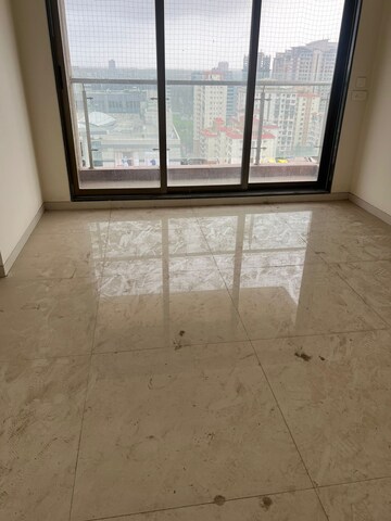 Room in 3 BHK Apartment at Raheja Interface Heights, Malad West – for Rent