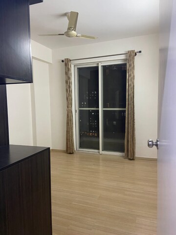 Room in 3 BHK Apartment at DLF Westend Heights New Town, Akshayanagar – for Rent