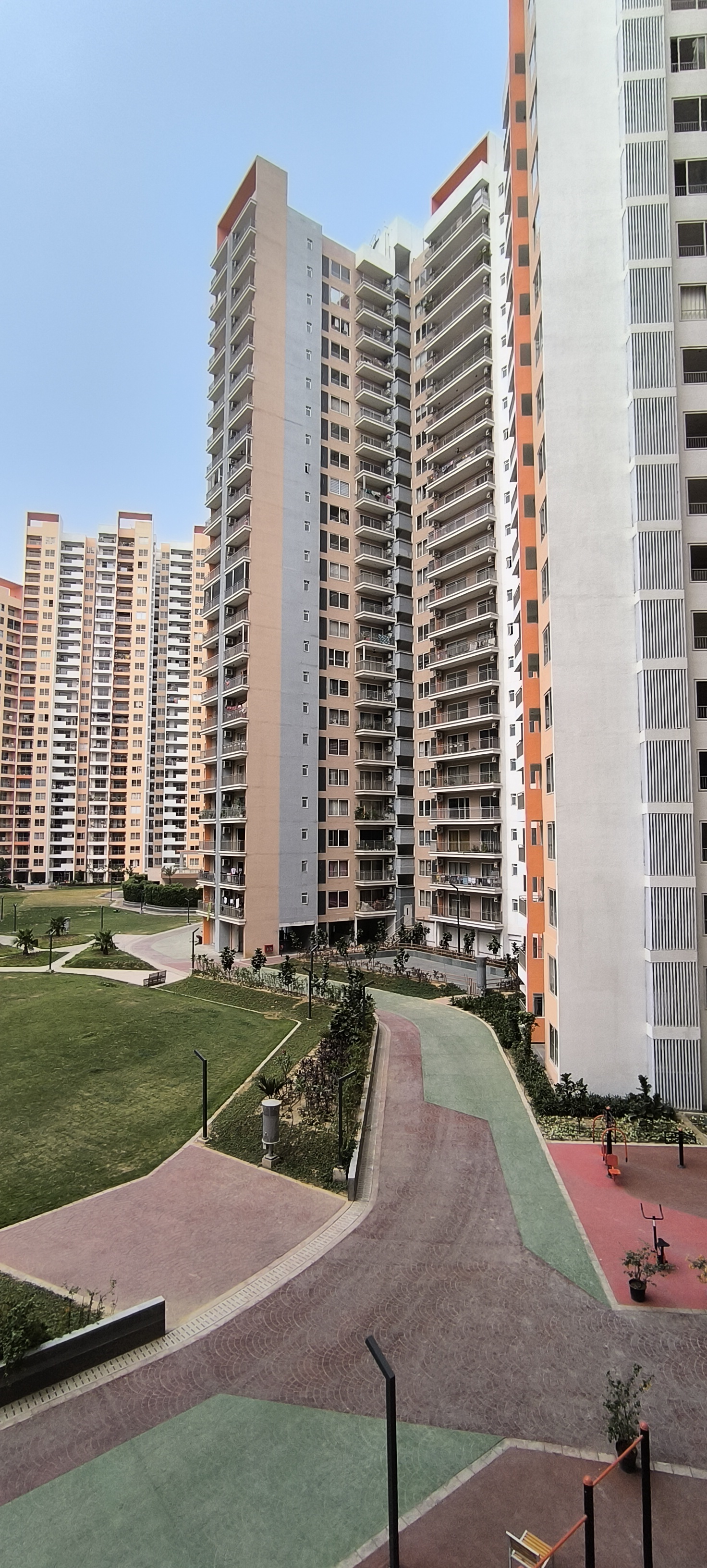 3 BHK + Servant Room Apartment For Rent in Shapoorji Pallonji Joyville Phase 2