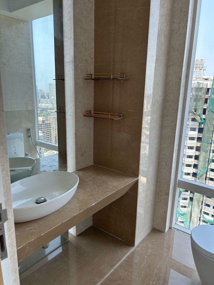 Bathroom, indiabulls-blu 3 Bedroom 1277 Sq.Ft. Apartment In Worli Mumbai 8785151