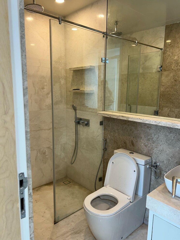 Bathroom, indiabulls-blu 3 Bedroom 1277 Sq.Ft. Apartment In Worli Mumbai 8785151