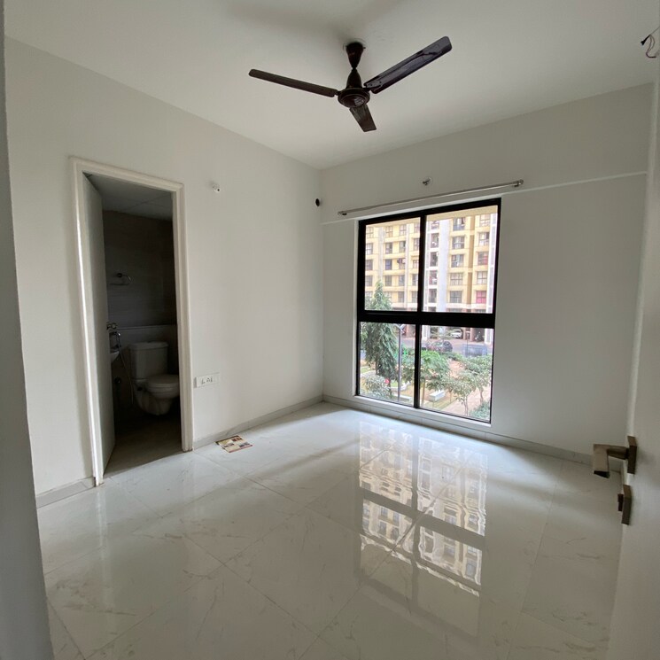 Room, runwal-gardens-phase-2 3 Bedroom 904 Sq.Ft. Apartment In Kalyan Shilphata Road Thane 8785164