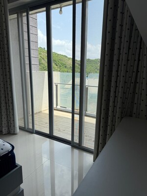 Room in 3.5 BHK Apartment at Kalpataru Jade Residences, Baner – for Sale