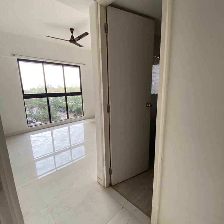 Room, runwal-gardens-phase-2 3 Bedroom 904 Sq.Ft. Apartment In Kalyan Shilphata Road Thane 8785164