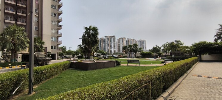 Garden, adani-oyster-grande-phase-2 3 Bedroom 1689 Sq.Ft. Apartment In Sector 102 Gurgaon 8785161
