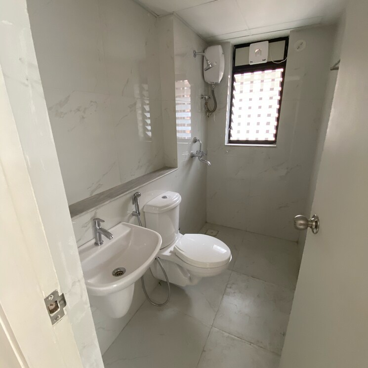 Bathroom, runwal-gardens-phase-2 1 Bedroom 435 Sq.Ft. Apartment In Kalyan Shilphata Road Thane 8785197